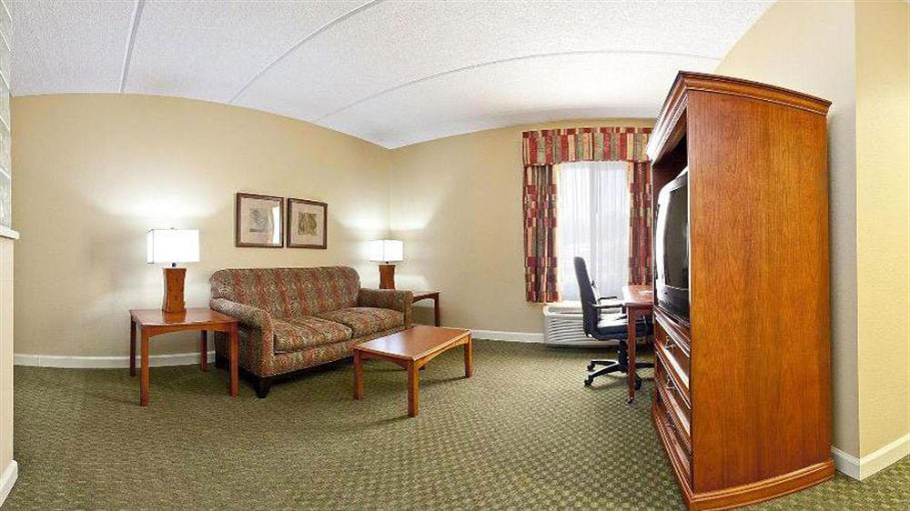 Holiday Inn Express Hotel & Suites Conover - Hickory Area By Ihg Exterior photo