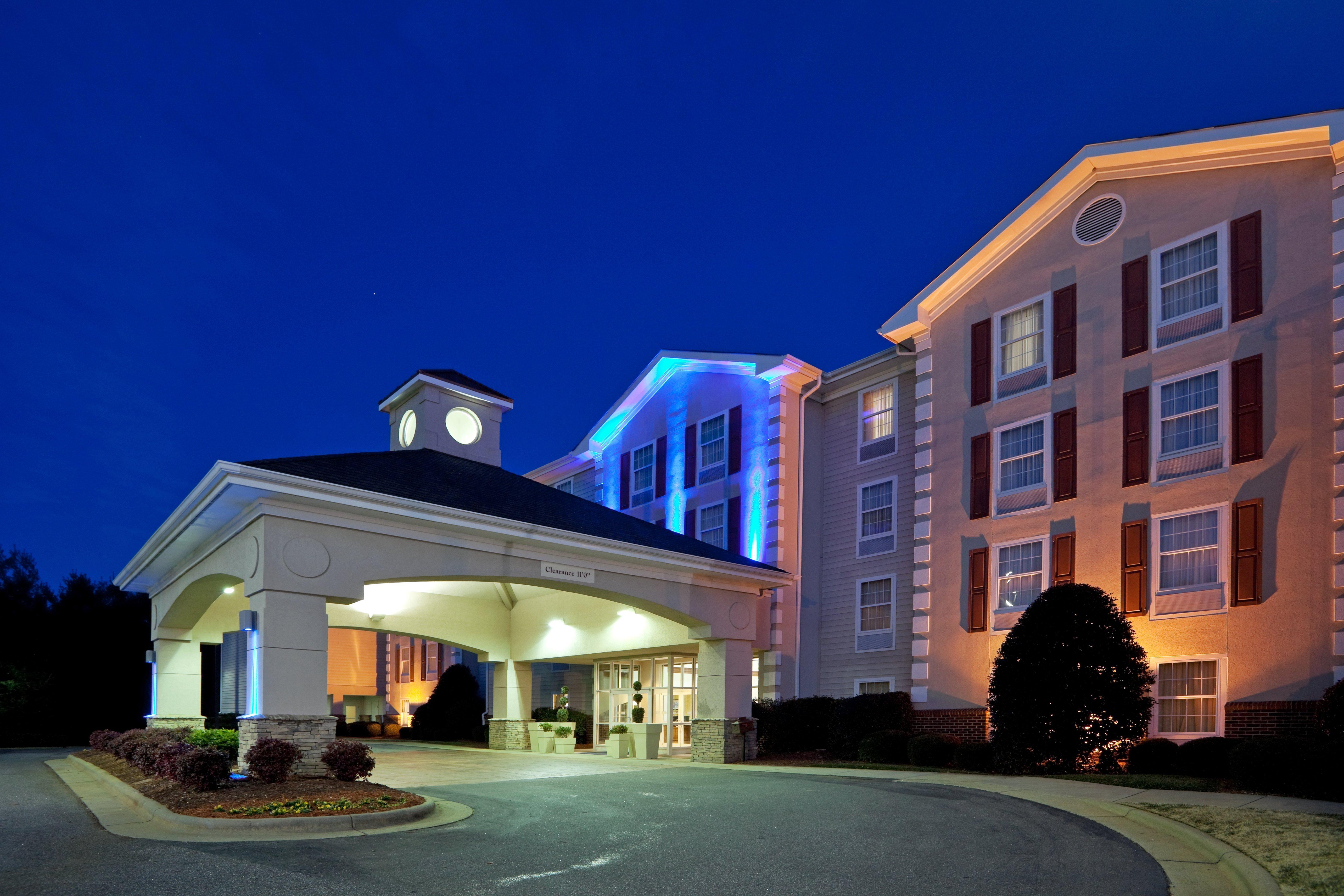 Holiday Inn Express Hotel & Suites Conover - Hickory Area By Ihg Exterior photo