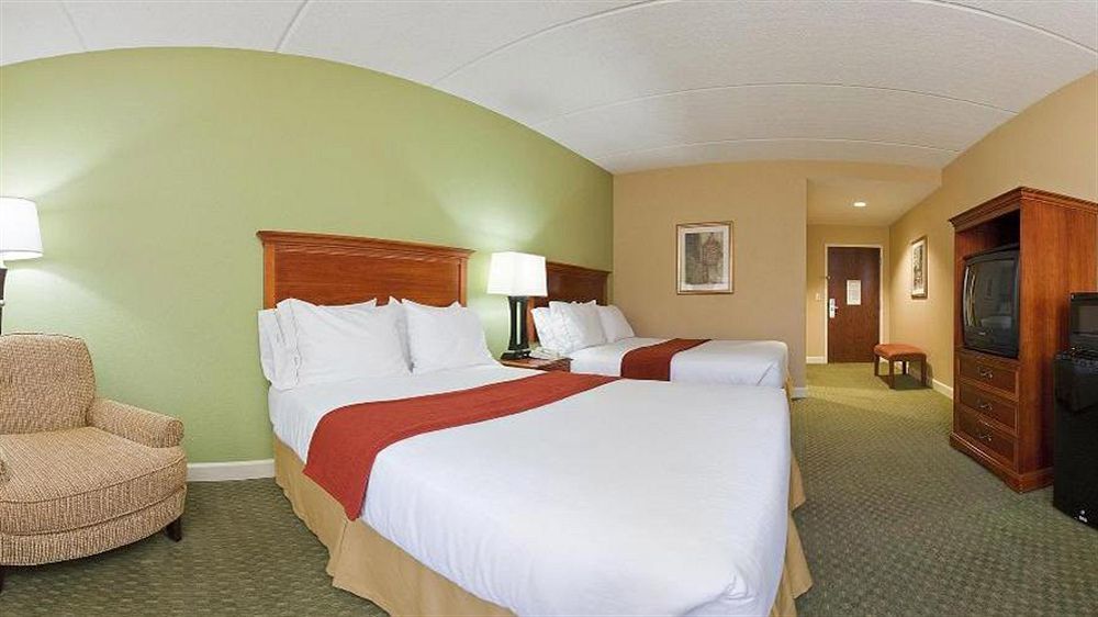 Holiday Inn Express Hotel & Suites Conover - Hickory Area By Ihg Exterior photo