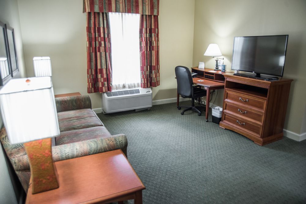 Holiday Inn Express Hotel & Suites Conover - Hickory Area By Ihg Exterior photo