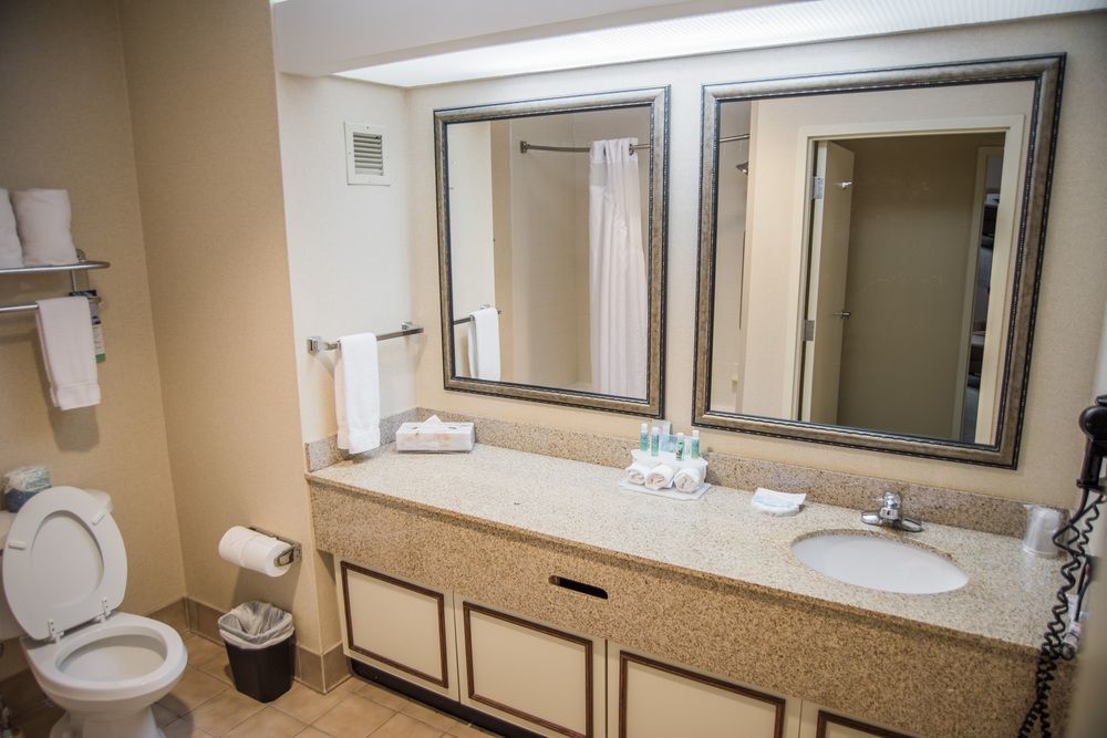 Holiday Inn Express Hotel & Suites Conover - Hickory Area By Ihg Exterior photo