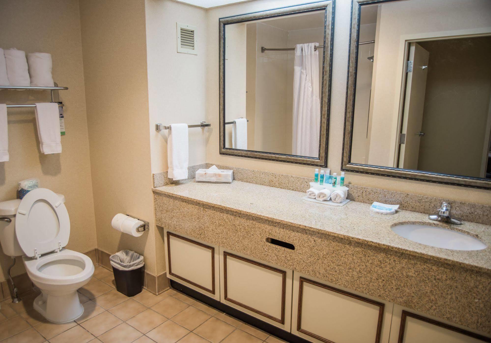 Holiday Inn Express Hotel & Suites Conover - Hickory Area By Ihg Exterior photo
